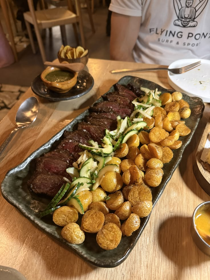 Carne con papas y vegetales